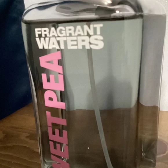 Bath & Body Works Fragrant Waters Sweet Pea 10 fluid ounces. - Picture 4 of 4